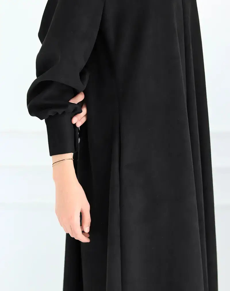 Cloche Suede Abaya